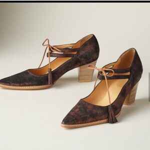 Made in France, Burgundy heels